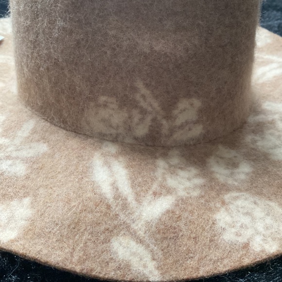 Zara Hat - Picture 8 of 9